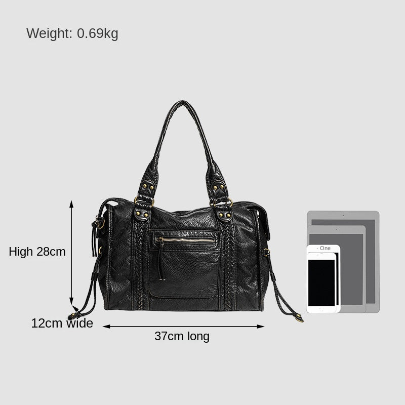 Noir Absolut crossbody bag