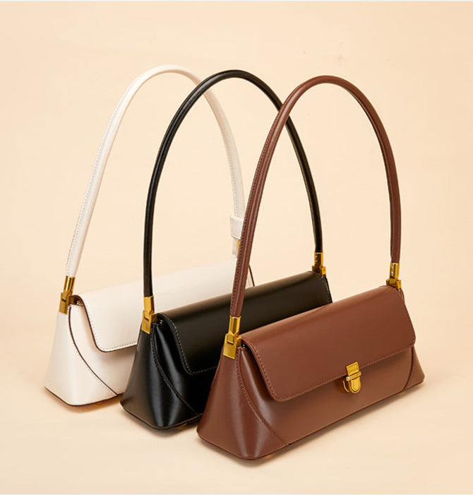 Bolso de hombro, elegante y versátil con broche dorado- Minimalista